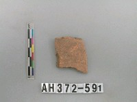 藏品(褐色夾砂陶片)的圖片